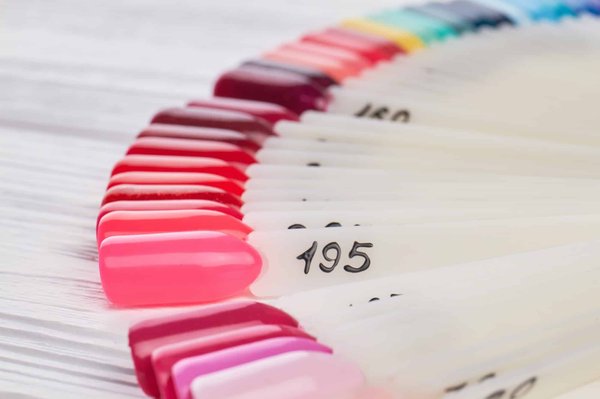 Les secrets des faux ongles : astuces et techniques